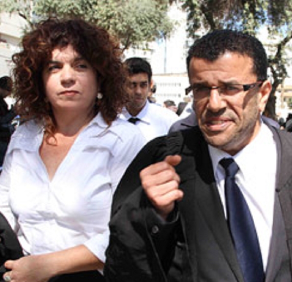 ניסים מרום ורונית עמיאל מתמוגגים אחרי שתפרו את תיק האונס למשה קצב