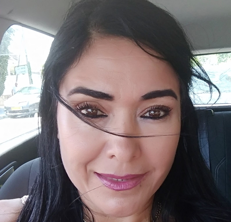 שרית שמחה איזק ניהלה יחסים פוליגמיים רב שיגוליים עם גברים