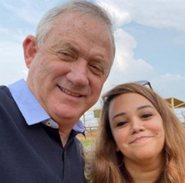 דנה כשדי המשתרללת של בני גנץ