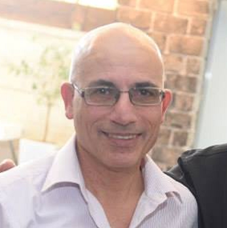 משה חן לא מהסס להילחם נגד בהמות מגדר פמיניסטיות כמו שצריך