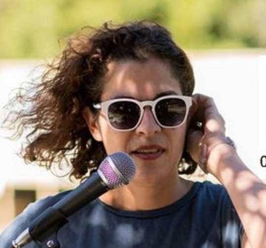 ניצן טבנקין קיבוצנית מקיבוץ בת זיוון מזוונת בזיווניות פסיכדלית