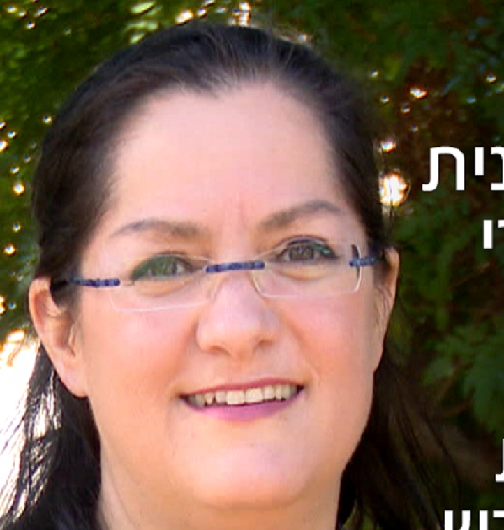 רותם יוחנני הר ציון ביום תופרת תיקי מין ובלילה מחפשת זין שינענע אותה