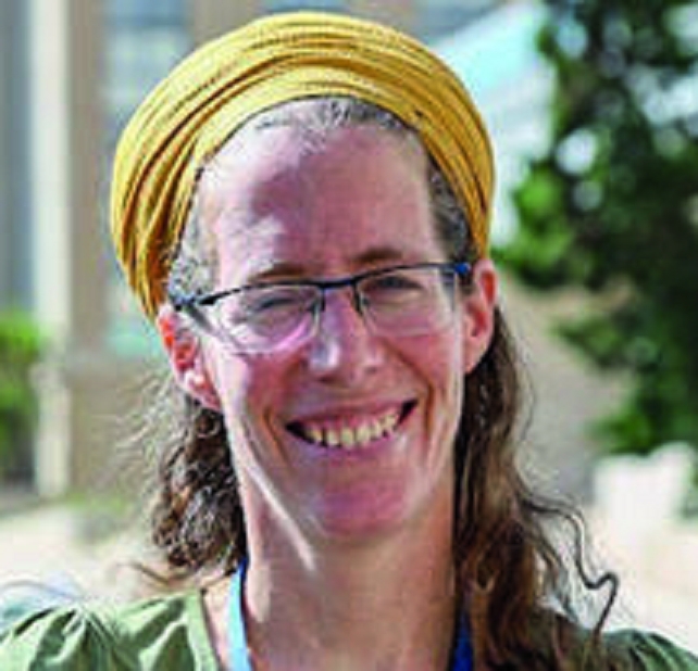 שירה אבני עוס פרזיטית עם שכל של חילזון וכוס פמיניסטי רעיל