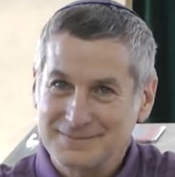 יאיר חמודות תפירת תיקים בשירות הגסטפו הפמינאצי