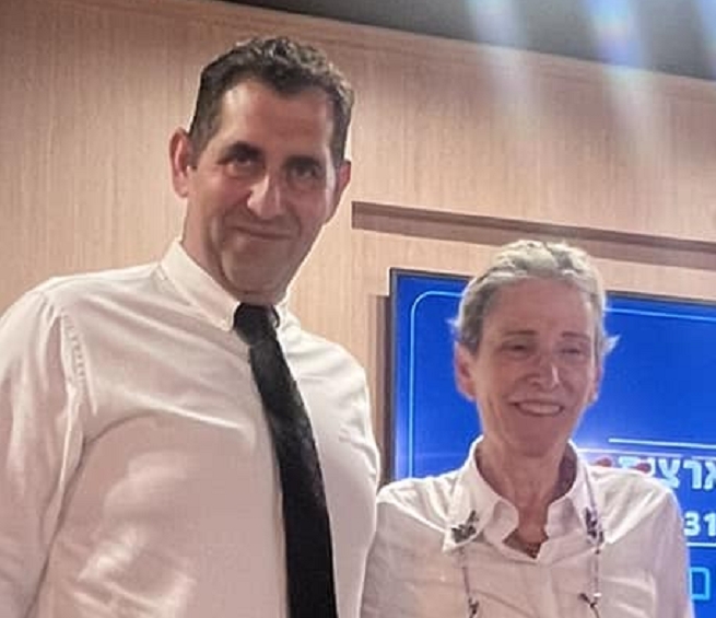 שאדי סרוג'י עם הבוסית תמי אולמן שאליה הוא מביא את כל המחבלים לייצוג