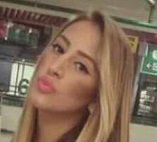 שי לי אלהרר מחכה לחיילים בבית החייל בתל אביב לעבודות שירות