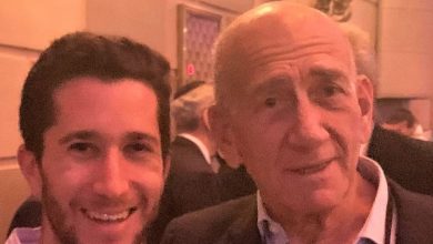 אהוד אולמרט עם המרגל אסף שמואלביץ