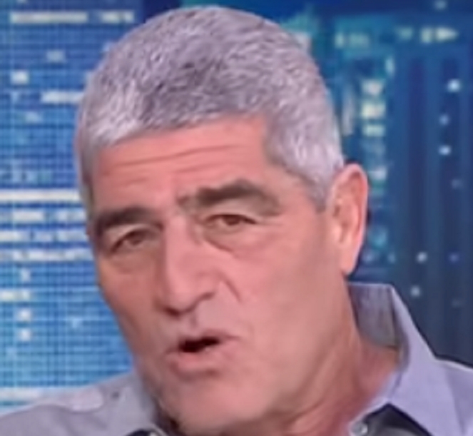 טל רוסו ענת קם היתה דלוקה עליו אמרה בשבכ שהוא חתיך הורס ומאצ'ו