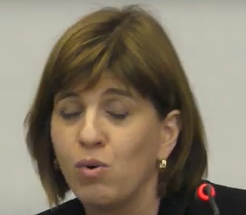 מיכל רוזן עוזר שופטת שמתיימרת להבין באלמנט המשיכה של הומואים
