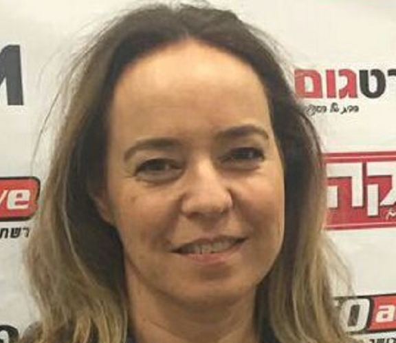 קארן רינגל טפר עובדת אצל רני רהב מתקבלים רק אחרי בדיקות כישורים במיטה