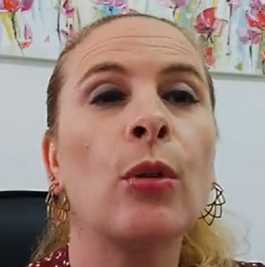 עידית אלפנדרי מאיר יעצה לאישה לעשות ניכור הורי כי לאבא יש 2 כלבים