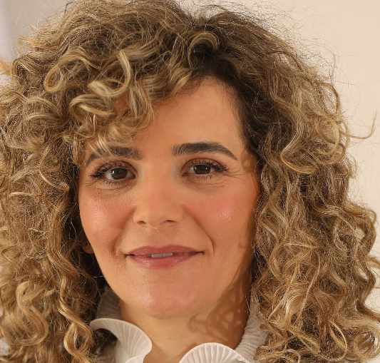 שני כץ משפריצה שפריצים של רעל פמיניסטי על כל גבר גרוש