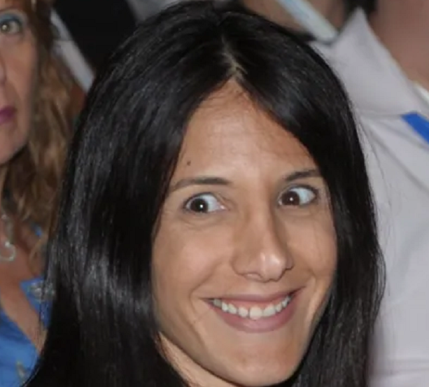 אפרת פלד היועצת של שרי אריסון איך לשחד כושים באפריקה ולהרוויח מיליונים