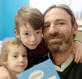 הפרקליט רועי ברק שמאזין לעורכי דין אגב אורחא