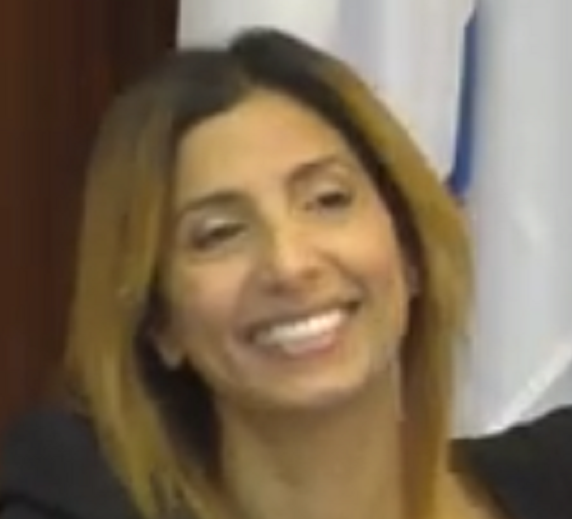 אלה לוי וינריב יחצנית ליקוקיישן עבור פרקליטי שטן זדוניים