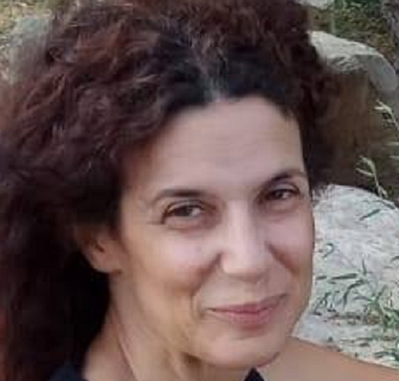 לילך שלום גרוטאה תופרת תיקים במתפרת הפרקליטות