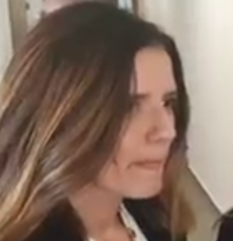 קרן צבירן פרקליטה שמשתמשת בלשון שלה לגירוי מיני של גברים