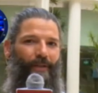 ארז בן ארויה דופק סנגורים וקולגות ומשוויץ בזה
