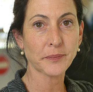 סיגל דבורי שאפה להיות שופטת לתת דרור לכלביות שלה