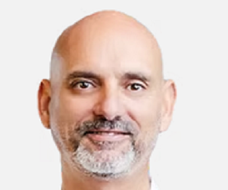 מאיר לפלר מלבין כספים לנשים גרושות בבנק הפועלים