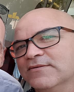 יגאל אמור שירותי יחצנות מציצה והברשת ישבנים באצטרובל