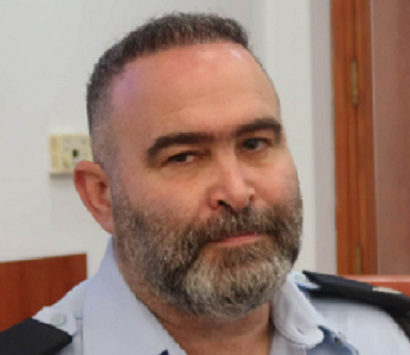 אורי קנר תופר תיקים נאלח ובזוי