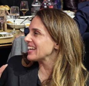 אשרת תגר מתחזה ללוחמת שחיתות מושחתת בעצמה