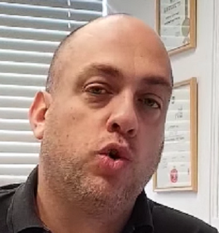 טל זלץ פמיניסט פעיל בג'יהאד הווגינות