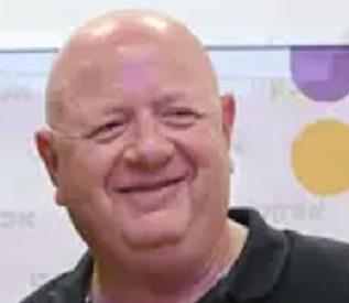 סנצ שמוליק רוזנטל שכב עם אורלי אינס ותפר תיקים